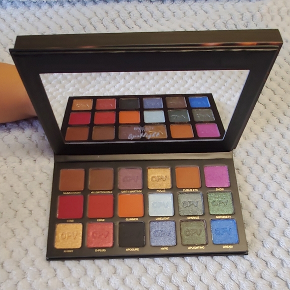 OPV BEAUTY/ "Spotlight" eyeshadow palette - Picture 6 of 7
